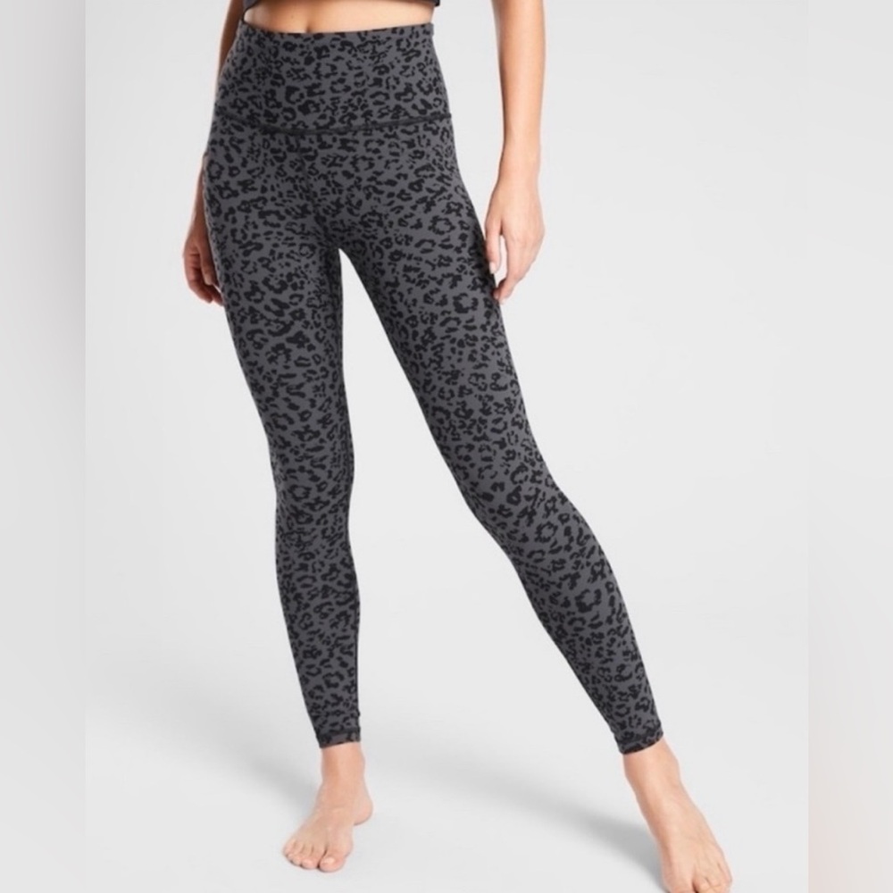 Athleta Leopard Elation Ultra High Rise Leggings 🖤 Size XXS